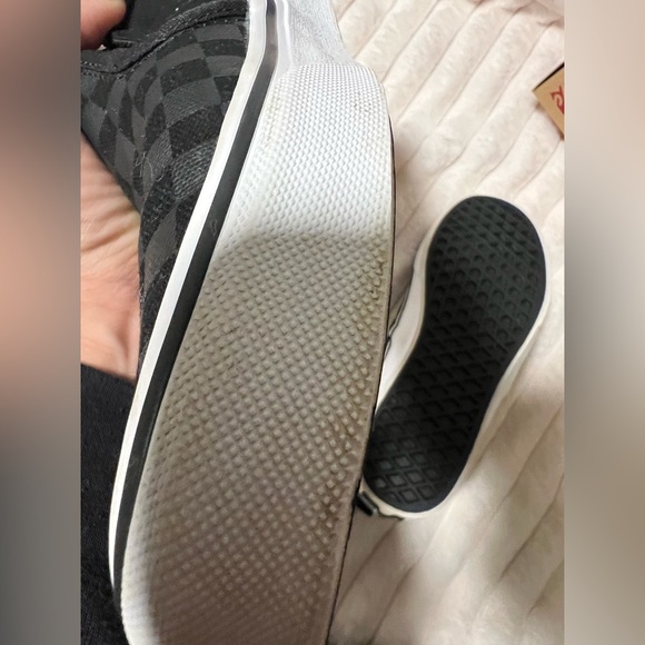 Vans - Picture 8 of 11